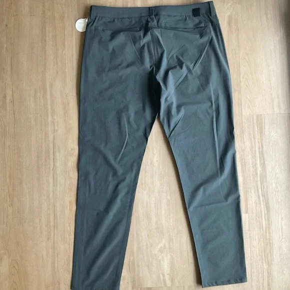 Vuori Men's Aim Pants Sz 36 new with tags - Picture 15 of 16